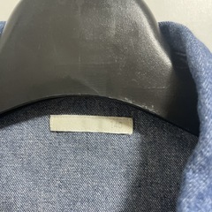 無料でどうぞ！GUのデニムシャツです☺️の画像