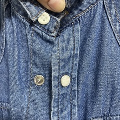 無料でどうぞ！GUのデニムシャツです☺️の画像