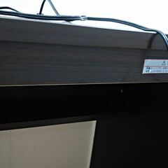 パソコンデスク（電源コンセント付き）の画像
