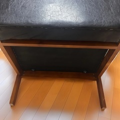 レトロモダンな一人掛けソファ　チェアの画像