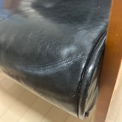 レトロモダンな一人掛けソファ　チェアの画像