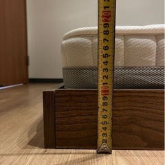 クイーンサイズベッドの画像