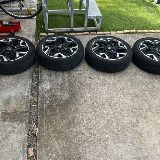 nボックス  カスタム純正ホイル