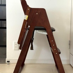 カトージ　ベビーチェア
の画像