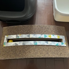 猫トイレ　2個　爪研ぎ 1個の画像