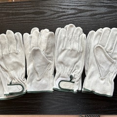 ♦️未使用品♦️作業用皮手袋、4双。の画像