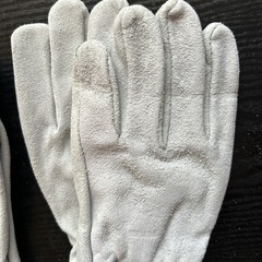 ♦️未使用品♦️作業用皮手袋、4双。の画像
