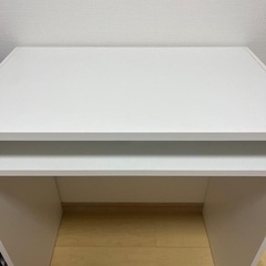 IKEA 学習机 ドレッサー パソコンデスク 白の画像
