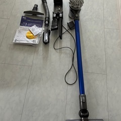 ダイソン　dyson 掃除機　ジャンク品　別売布団、カーペットクリーナ付きの画像