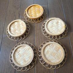 昭和レトロな木製コースター５個セットの画像