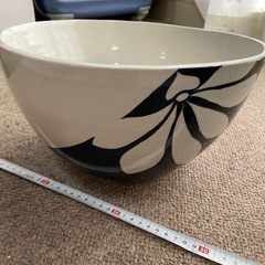 陶器の鉢の画像