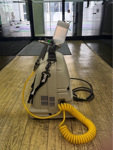 きまりました　中古　マキタ　エアコンプレッサー　100v AC700