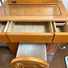 木製ドレッサー、椅子付の画像