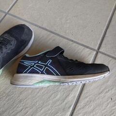 ASICSジュニアスニーカー　の画像