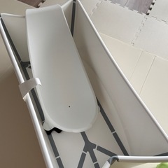 【美品】Stokke ベビーバス ニューボーンセット付き 使用3か月の画像