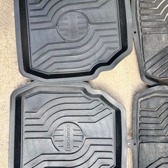 車　足置きマット　防水の画像