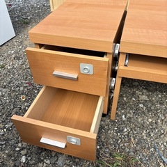 パソコンデスクの画像