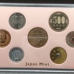 【2019年 発行】 貨幣セット 令和元年 1セット、平成62年 1セット、 計 2 セットの画像