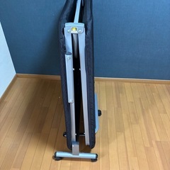 折り畳みパイプベッドの画像