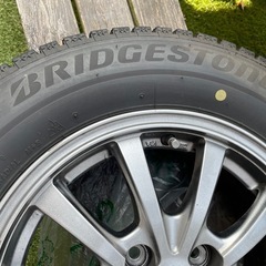 ブリジストン 冬タイヤ 4本 ホイール付き　175 70r14の画像