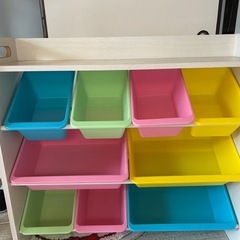 おもちゃラックの画像