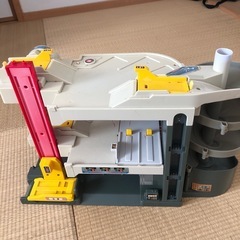 受渡予定者決定トミカ　　ハイパーレスキュー　　立体駐車場　ジャンクの画像