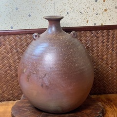 【時代物】備前焼 伊勢崎満 作 扁壺花入 共箱付 窯印有 県重要無形文化財 作家物 茶道具 華道具 花瓶 花生 骨董 古道具 アンティーク 良品　配送可能の画像