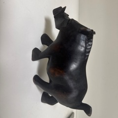 イボイノシシの置物の画像