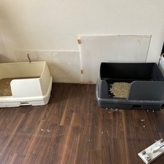 キャットタワー トイレ3つの画像
