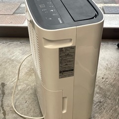 山善　除湿機　 YDC-D120　衣類乾燥機　22年製の画像