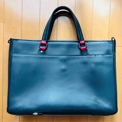 【8/24(日)まで】【ビジネスバッグ】トートバッグノイインテレッセ Neu interesse ヴェルケ ビジネストート メンズ 革 ブランド鞄 グレー レッド A4サイズ対応 目立った傷や汚れなし の画像