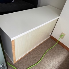 ホワイトローボードの画像