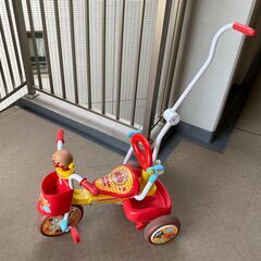 アンパンマンの三輪車の画像