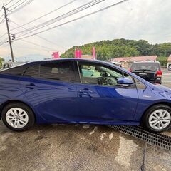 ブラックの方ご相談下さい☆車検令和8年9月☆トヨタ プリウス☆社外HDDナビ☆綺麗なブルーの画像