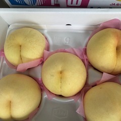 桃とピオーネ1箱2000円の画像