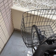 自転車 ママチャリ 27インチ 黒 空気入れ付の画像