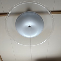 部屋の電気照明傘、シーリングライトの画像