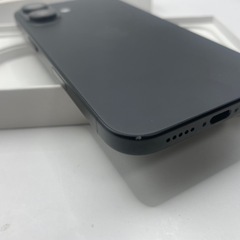 【美品・バッテリー100%】 Apple iPhone 16 128GB SIMロック解除済み ブラックの画像