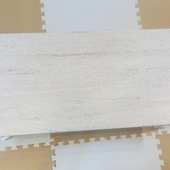 折りたたみ机の画像