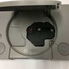 JM20191Y　（ジャンク品）初代プレイステーション　SCPH-5500 ・外寸 　幅：約27cm 高さ：約6cm 奥行：約18.8cm中古品【取りに来られる方限定】の画像