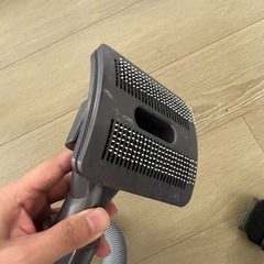 Dyson キャニスター掃除機 本体とアタッチメントの画像