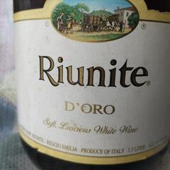 イタリアワイン Riuite（リユニテ ドーロ）の画像