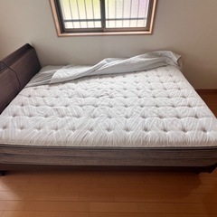 使用わずか　ダブル　マットレス　ベッドフレームの画像