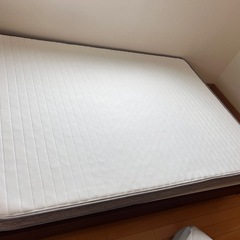 使用わずか　ダブル　マットレス　ベッドフレームの画像
