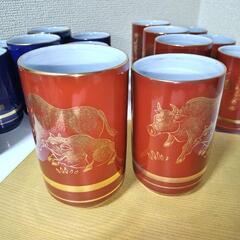 ①有田焼　峰山窯 青池牡丹柄　三段中鉢３客小皿５客②九谷焼　夫婦湯呑干支３種６個の画像