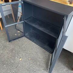 リサイクルショップどりーむ荒田店　No4437 キャビネット　シェルフ　扉メッシュで通気性良し　全面スチール製で頑丈♪の画像