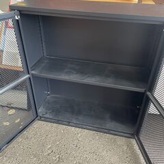 リサイクルショップどりーむ荒田店　No4437 キャビネット　シェルフ　扉メッシュで通気性良し　全面スチール製で頑丈♪の画像