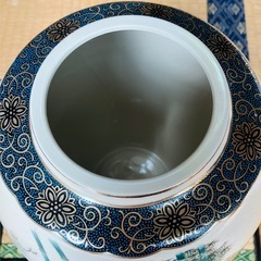 【期間限定】九谷焼 壺型陶器 竹と花の模様の画像
