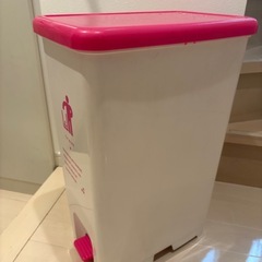 45L ペダル　ゴミ箱　ピンク　大きいの画像