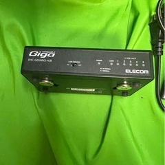 ★エレコム★ Ｇｉｇａ５ポートＨｕｂ／マグネット付き／電源内蔵 EHC-G05MN2-HJB＠ｙ6の画像